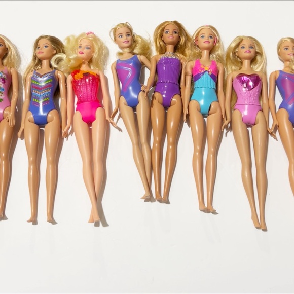 Colorful Barbie Doll Set - Picture 2 of 4